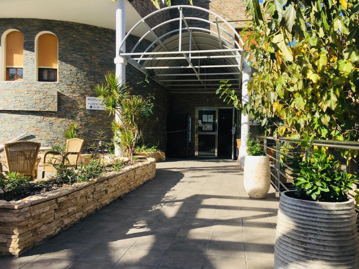 Hostal Mont Royal لقنت المظهر الخارجي الصورة