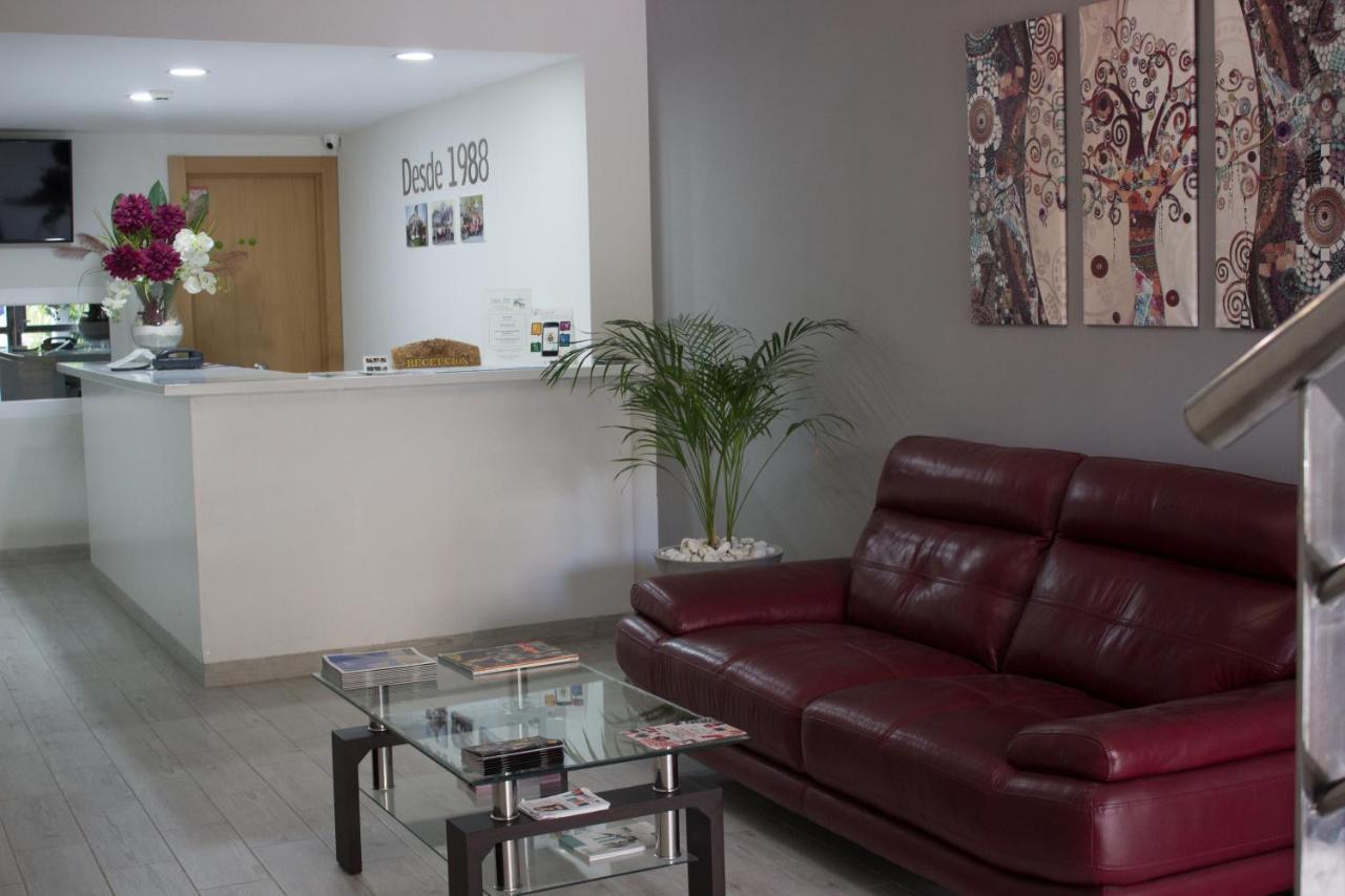 Hostal Mont Royal لقنت المظهر الخارجي الصورة