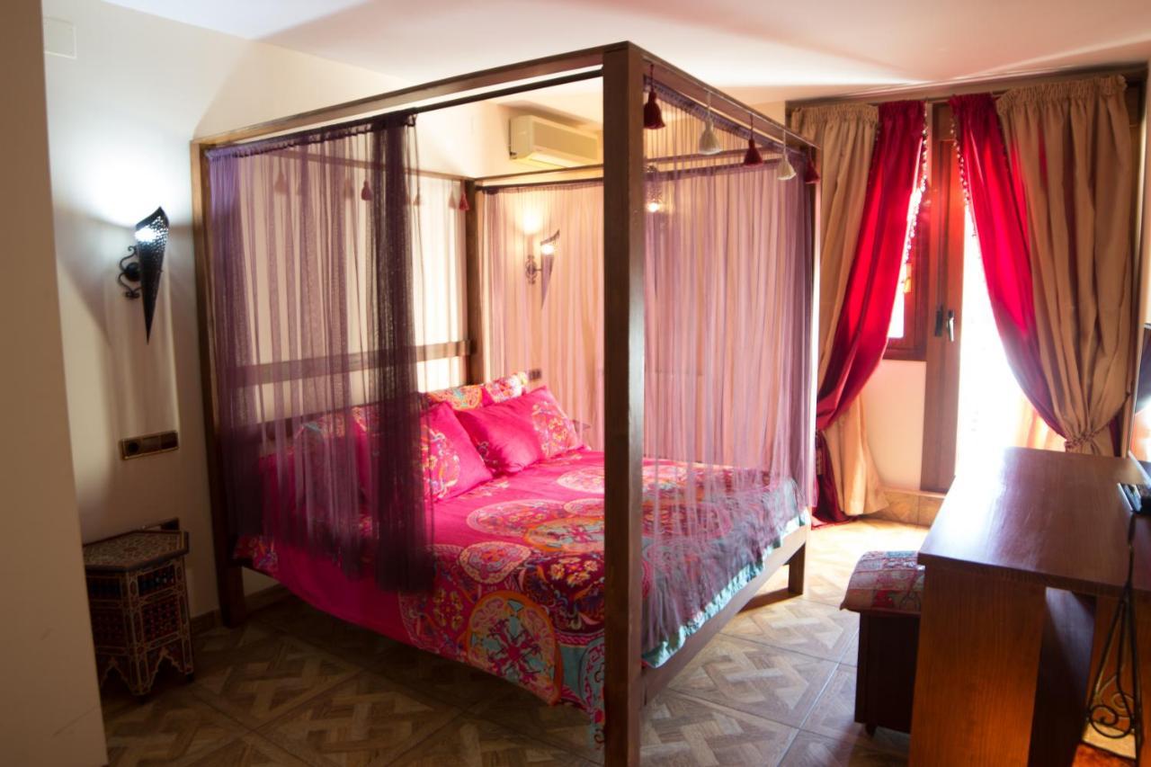 Hostal Mont Royal لقنت المظهر الخارجي الصورة