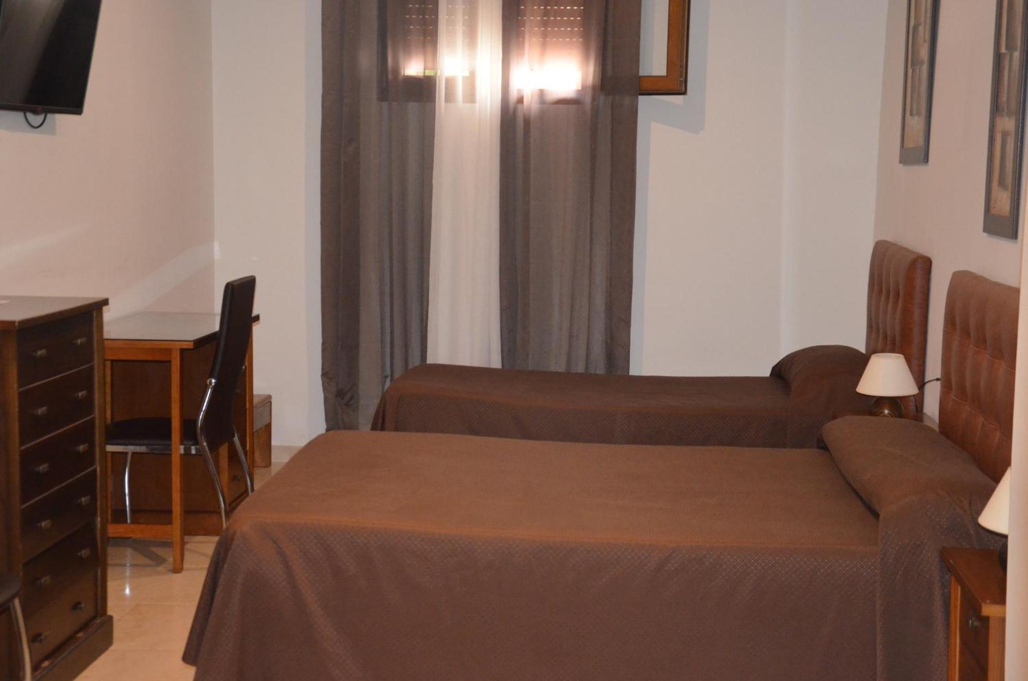 Hostal Mont Royal لقنت المظهر الخارجي الصورة