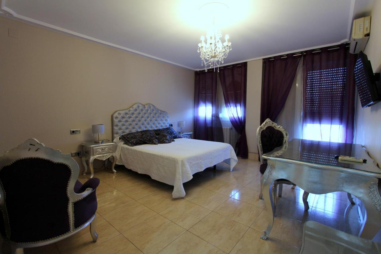 Hostal Mont Royal لقنت المظهر الخارجي الصورة