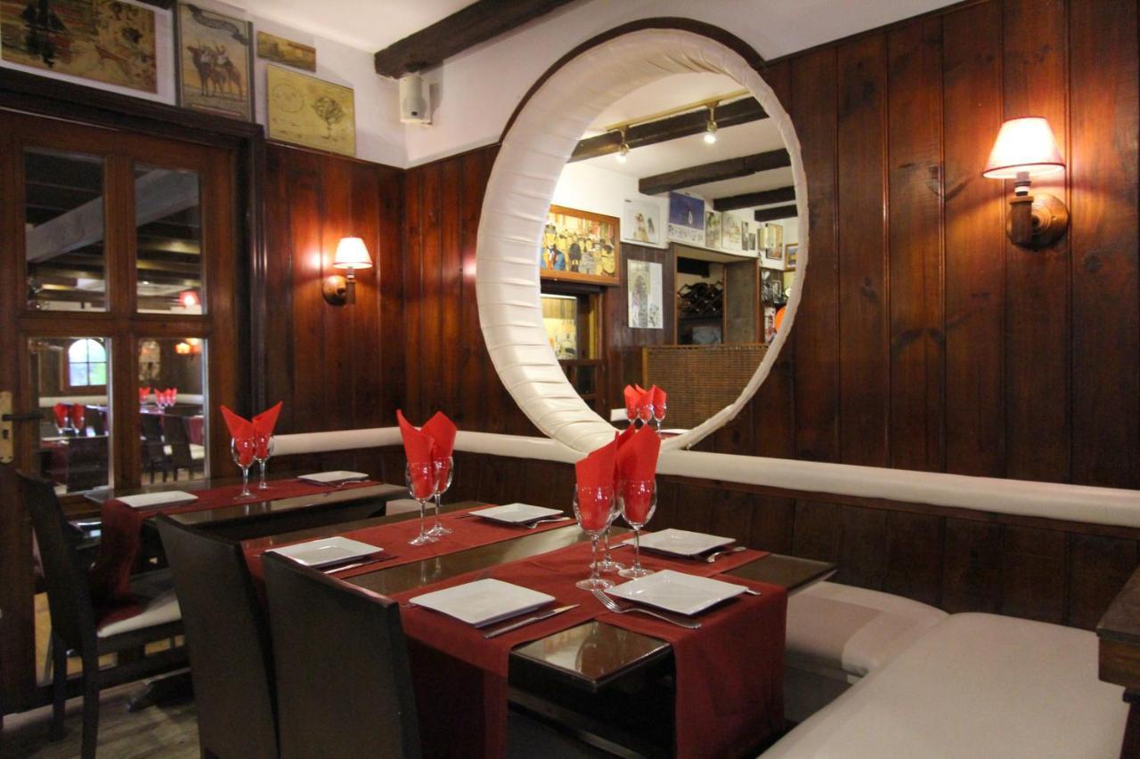 Hostal Mont Royal لقنت المظهر الخارجي الصورة
